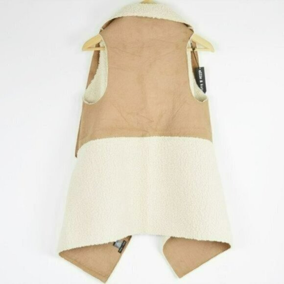 NWT Ellie & Kate Cozy Contrast Faux Sherpa Suede Open Front Vest - Picture 5 of 5